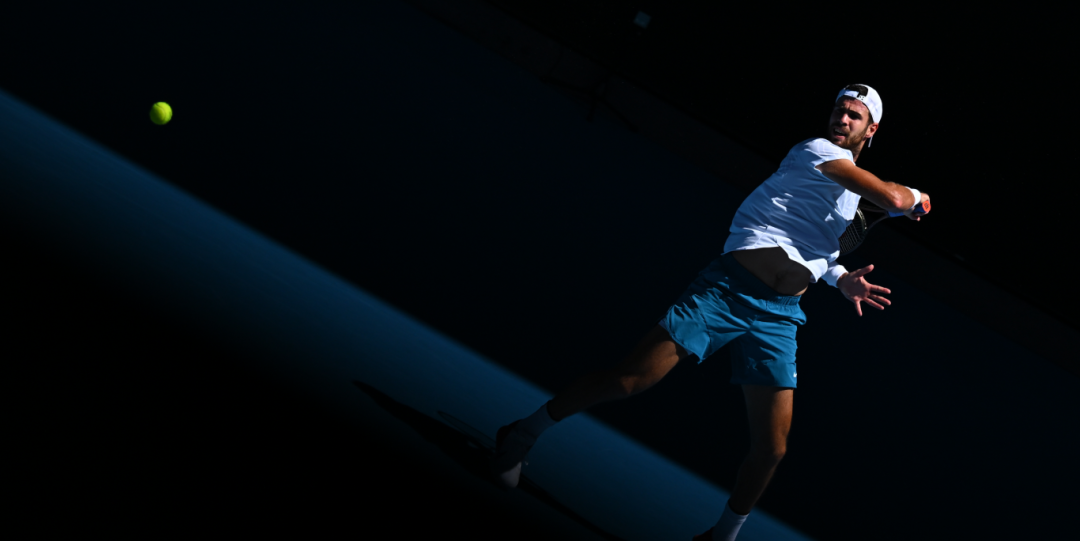 配充满批评 配充满批评